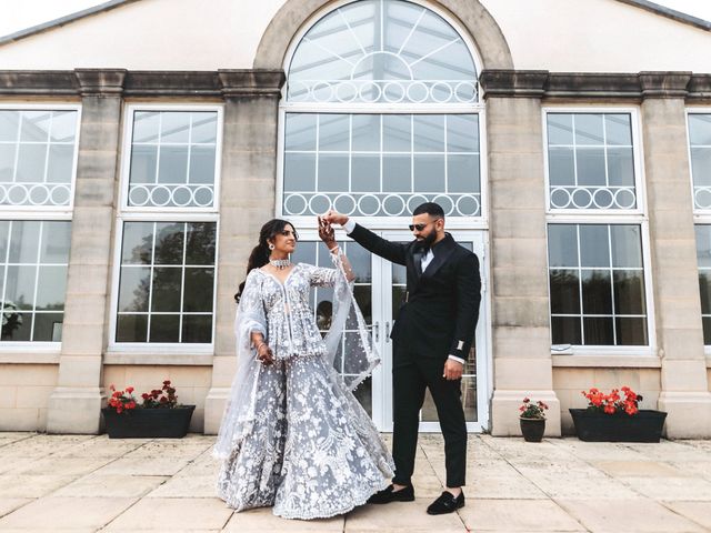 Hemal and Roshni&apos;s Wedding in Towcester, Northamptonshire 10