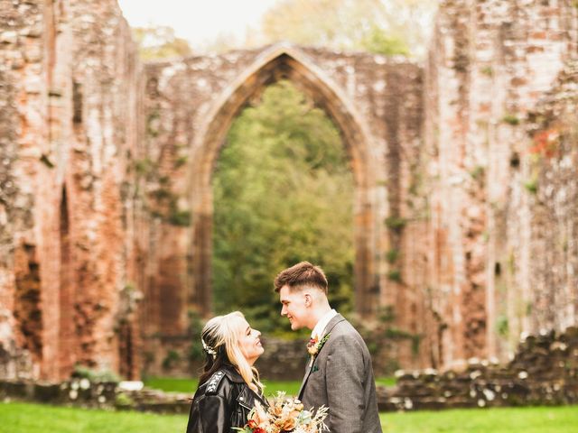 Beth and Zach's Wedding in Telford, Shropshire 5