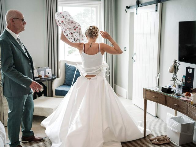 Steve and Anna's Wedding in Christchurch, Dorset 11