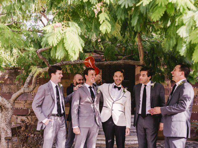 Tim and Nesrin&apos;s Wedding in Stoke Newington, South West London 24