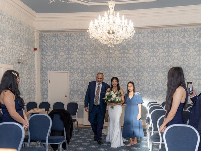 Ravi and Shrina&apos;s Wedding in Hornchurch, Essex 27