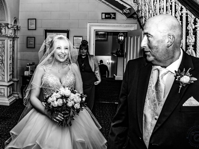Eddie and Lisa&apos;s Wedding in Stratford Upon Avon, Warwickshire 34