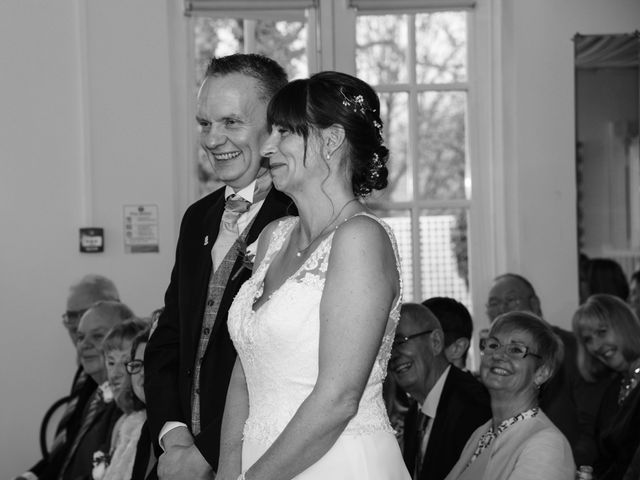 Natalie and Alan&apos;s Wedding in Warwick, Warwickshire 3