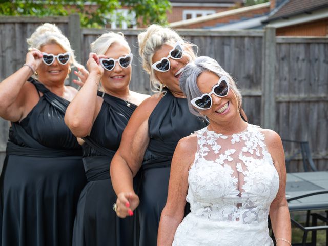 Michelle and Gary's Wedding in Woldingham, Surrey 4