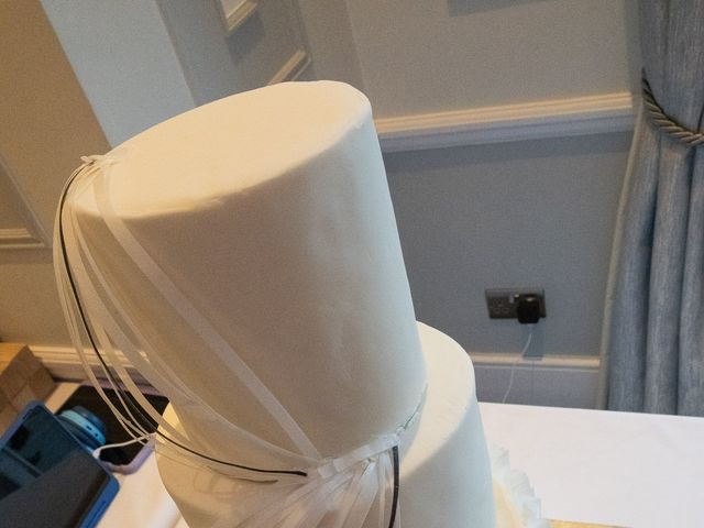 Michelle and Gary's Wedding in Woldingham, Surrey 31