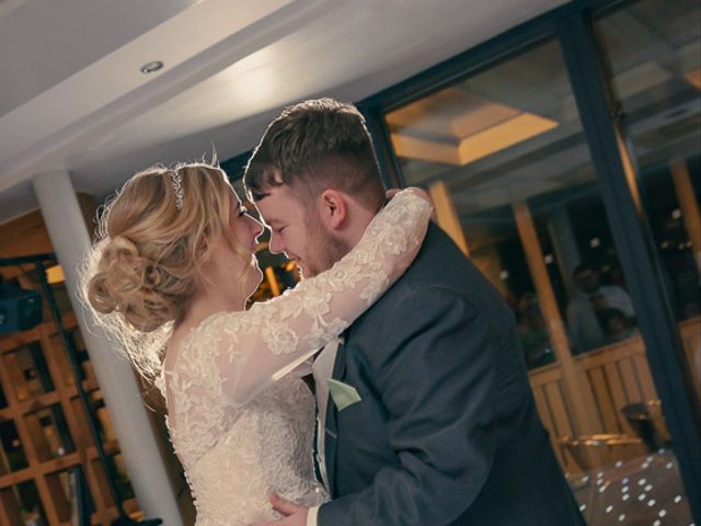 Joanne and Nathan&apos;s Wedding in Kingston Upon Hull, East Riding of Yorkshire 16