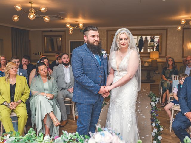 Kyle and Laura&apos;s Wedding in Walsall, West Midlands 28