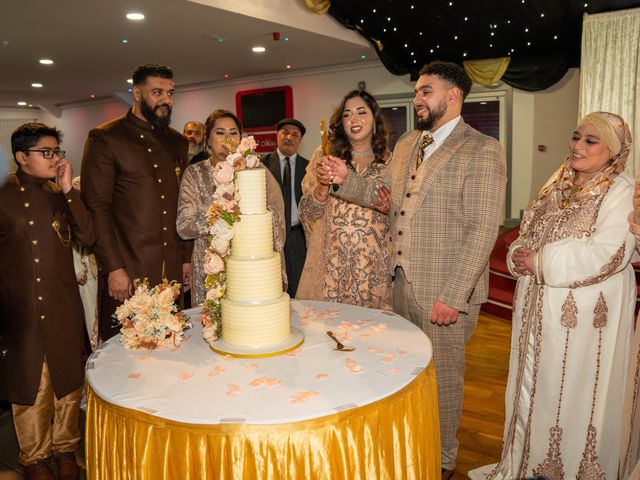 Osama and Humaira&apos;s Wedding in Birmingham, West Midlands 26