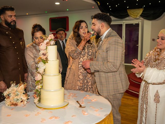 Osama and Humaira&apos;s Wedding in Birmingham, West Midlands 27