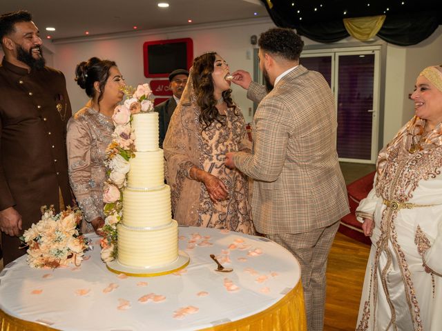 Osama and Humaira&apos;s Wedding in Birmingham, West Midlands 28