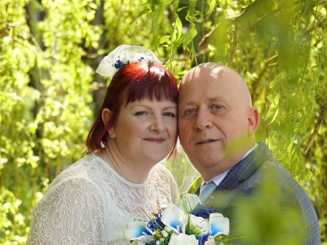 Peter and Jayne&apos;s Wedding in Allington , Lincolnshire 8