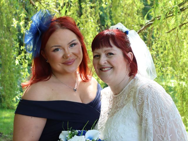 Peter and Jayne&apos;s Wedding in Allington , Lincolnshire 22