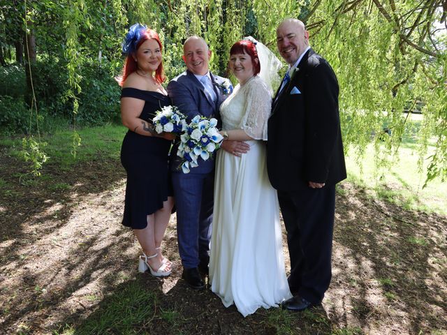 Peter and Jayne&apos;s Wedding in Allington , Lincolnshire 25