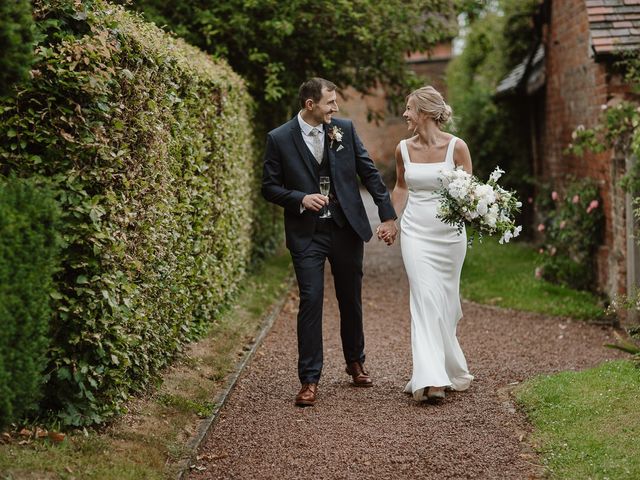 Greg and Charlotte&apos;s Wedding in Gloucester, Gloucestershire 25