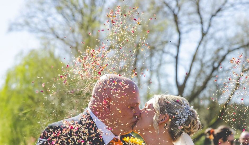 Kevin and Hannah's Wedding in Woodbridge, Suffolk