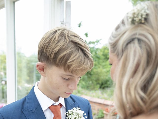 becky and paul's Wedding in Melton Mowbray, Leicestershire 15