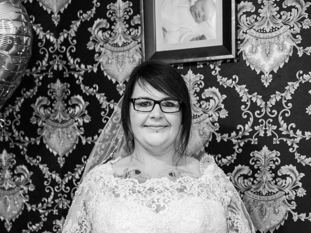 Hussein and Rachel's Wedding in Arnold, Nottinghamshire 21