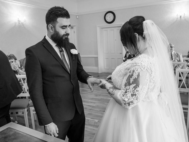 Hussein and Rachel's Wedding in Arnold, Nottinghamshire 32
