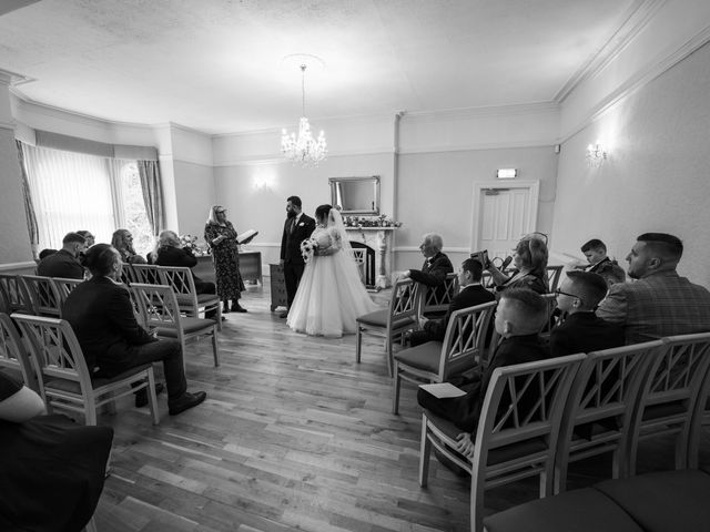 Hussein and Rachel's Wedding in Arnold, Nottinghamshire 35
