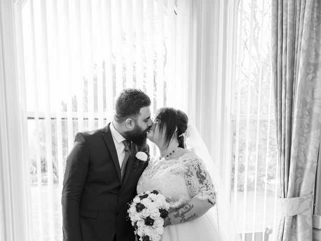 Hussein and Rachel's Wedding in Arnold, Nottinghamshire 37