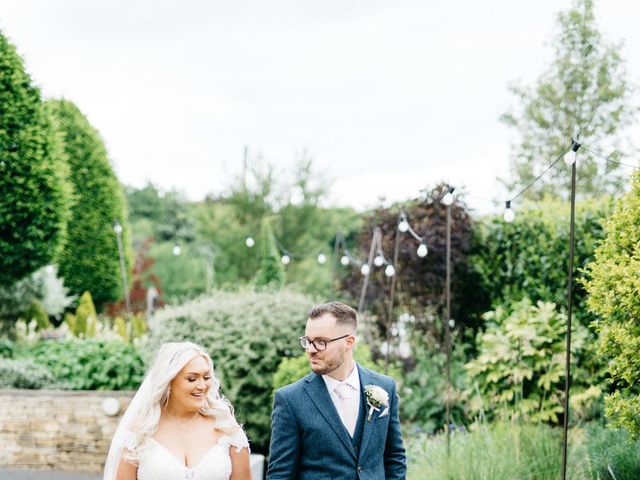 Aaron and Sarah&apos;s Wedding in Cheltenham, Gloucestershire 9