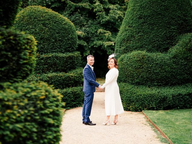 Michael and Susan&apos;s Wedding in Stratford Upon Avon, Warwickshire 9