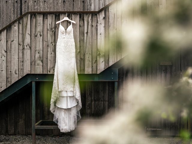 MIKE and VANESSA's Wedding in Willerby, East Riding of Yorkshire 5