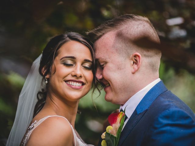 Matt and Jazmin&apos;s Wedding in Lynsted, Kent 22