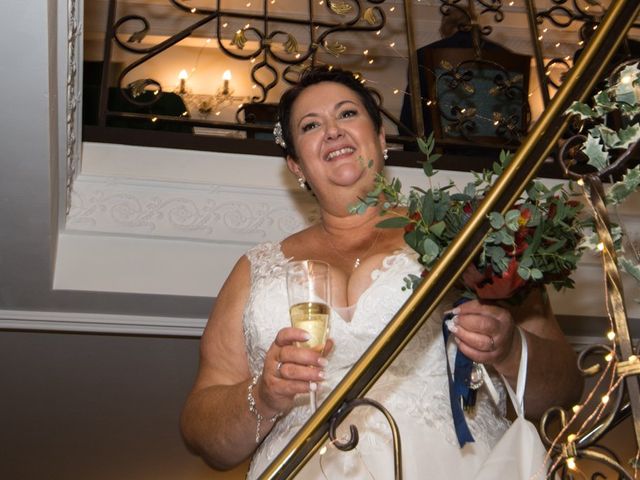 Sue and Carl&apos;s Wedding in Rugby, Warwickshire 3