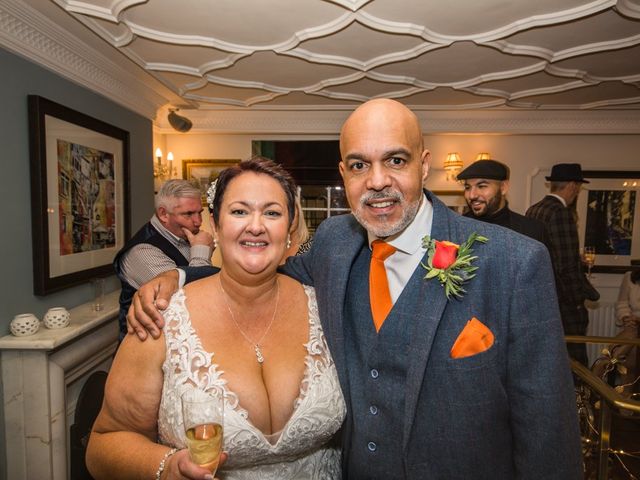 Sue and Carl&apos;s Wedding in Rugby, Warwickshire 6