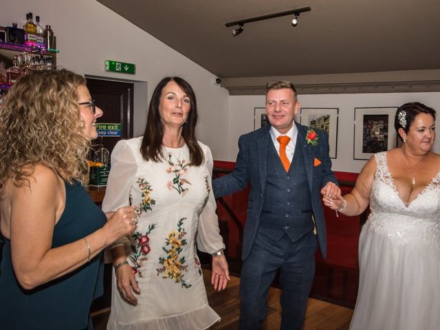 Sue and Carl&apos;s Wedding in Rugby, Warwickshire 12