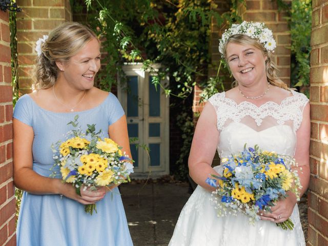 Sam and Cathy&apos;s Wedding in Pangbourne, Berkshire 31