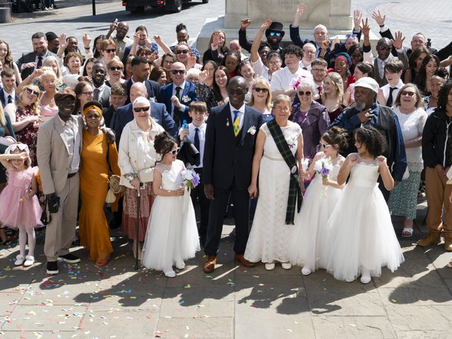 Steve and Fiona's Wedding in Luton, Bedfordshire 15
