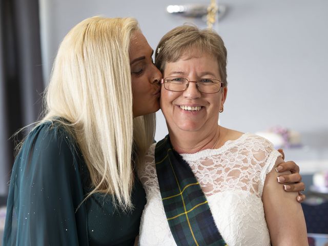 Steve and Fiona's Wedding in Luton, Bedfordshire 30