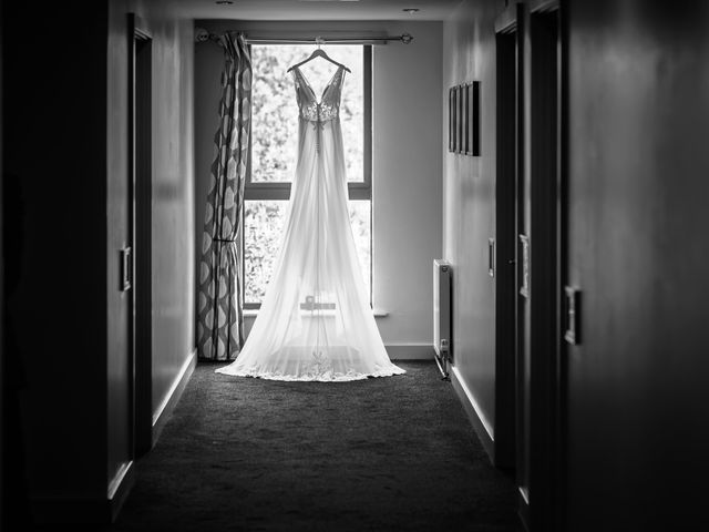 ROB and LOTI's Wedding in Hull, East Riding of Yorkshire 5