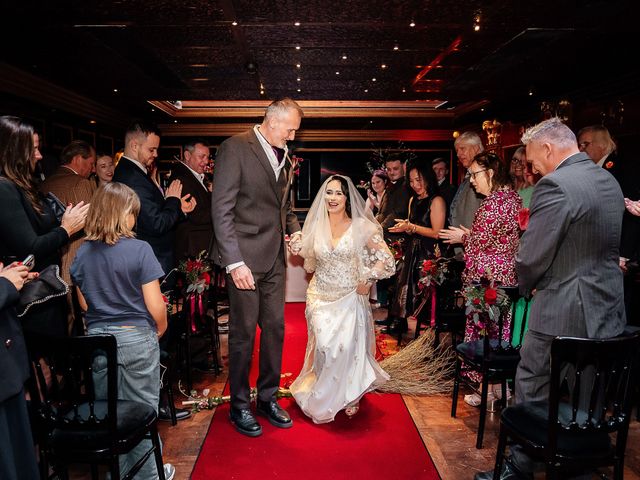 Mike and Amber's Wedding in Beaconsfield, Buckinghamshire 15