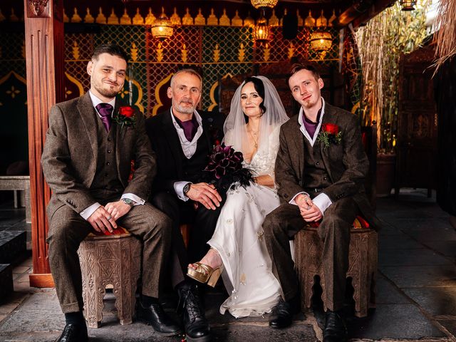 Mike and Amber's Wedding in Beaconsfield, Buckinghamshire 17