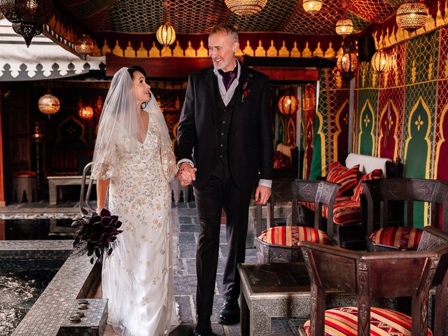 Mike and Amber's Wedding in Beaconsfield, Buckinghamshire 18