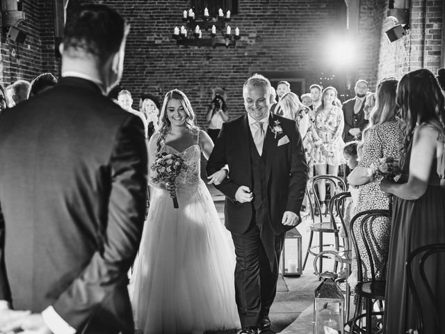 Jason and Rachel&apos;s Wedding in Newark, Nottinghamshire 31