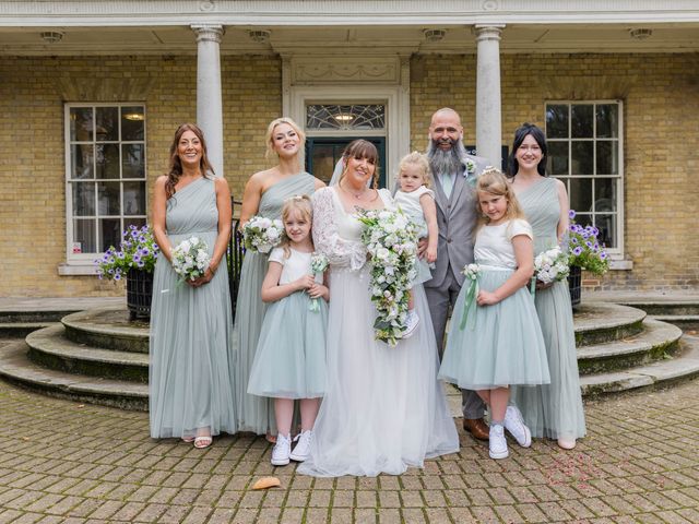 Cat and Stuart&apos;s Wedding in Basingstoke, Hampshire 8