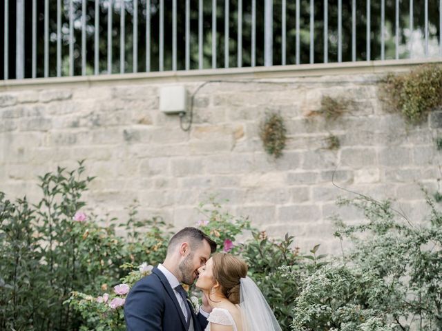 James and Siobhan&apos;s Wedding in Swanmore, Hampshire 25