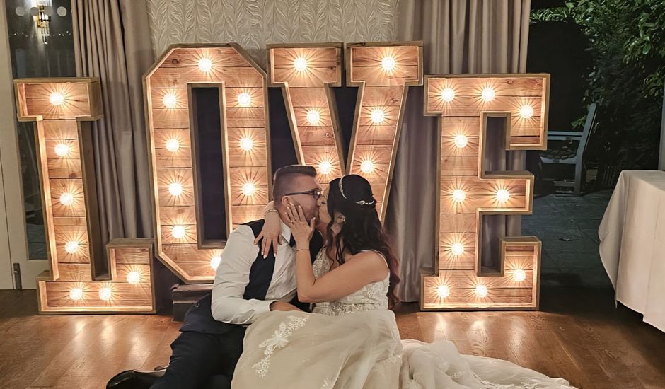 Dan and Sarah's Wedding in Castle Donington, Leicestershire