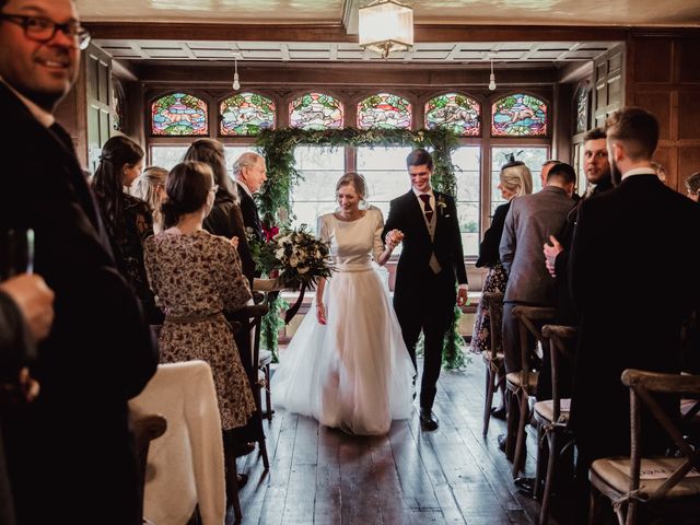 Harry and Virginia&apos;s Wedding in Henley On Thames, Oxfordshire 60