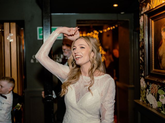 Elizabeth and Dan's Wedding in Putney, South West London 20