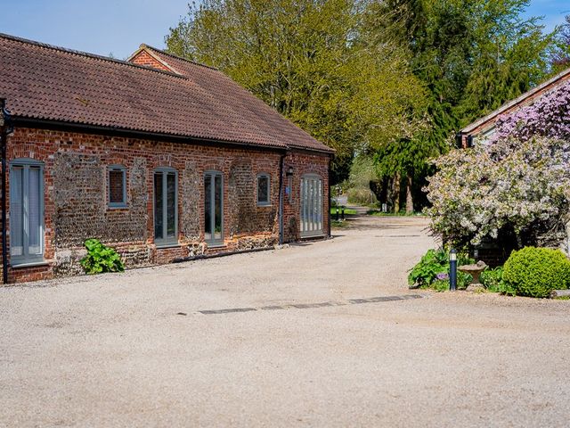 Paul and Emma's Wedding in King's Lynn, Norfolk 33