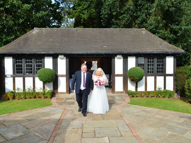 David and Dawn&apos;s Wedding in Nr Kidderminster, Worcestershire 18