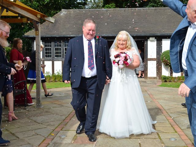 David and Dawn&apos;s Wedding in Nr Kidderminster, Worcestershire 20
