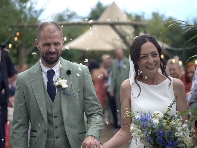 Georgina and Jamie&apos;s Wedding in Oxford, Oxfordshire 8