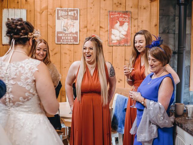 Jack and Emma&apos;s Wedding in Gloucester, Gloucestershire 4