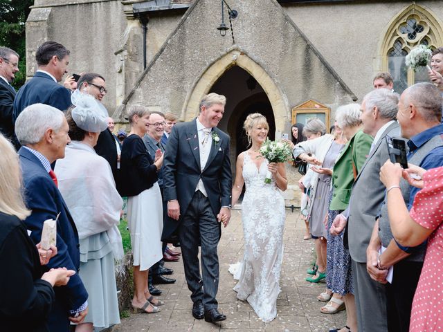 Antony and Sarah&apos;s Wedding in Abingdon, Oxfordshire 21